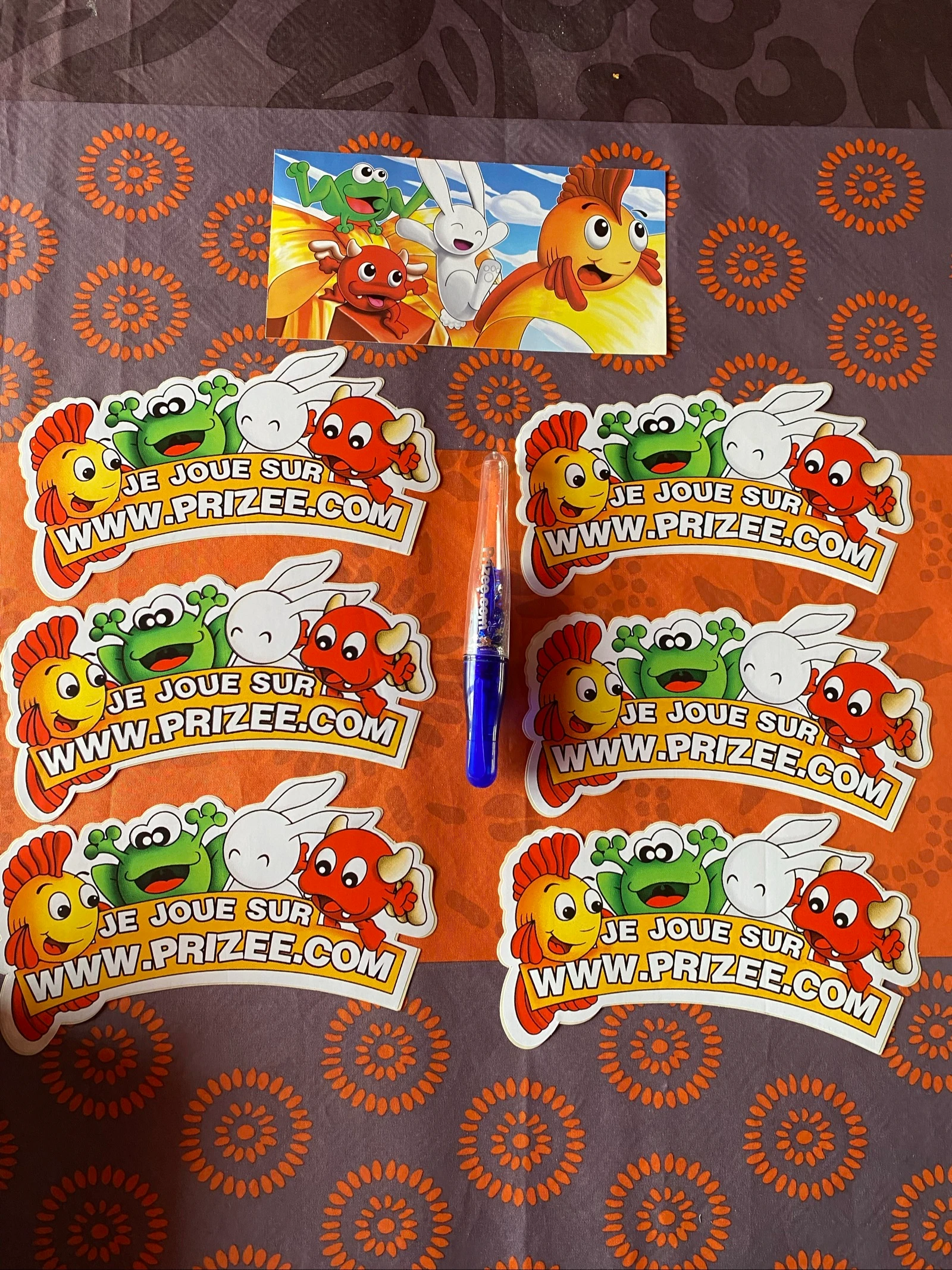 Lot prizee : Stickers, carte et stylo prizee